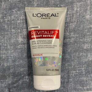 L’Oréal Scrub Cleanser